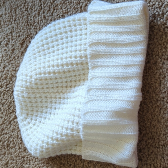 Michael Kors wool blend knit hat - Picture 3 of 3